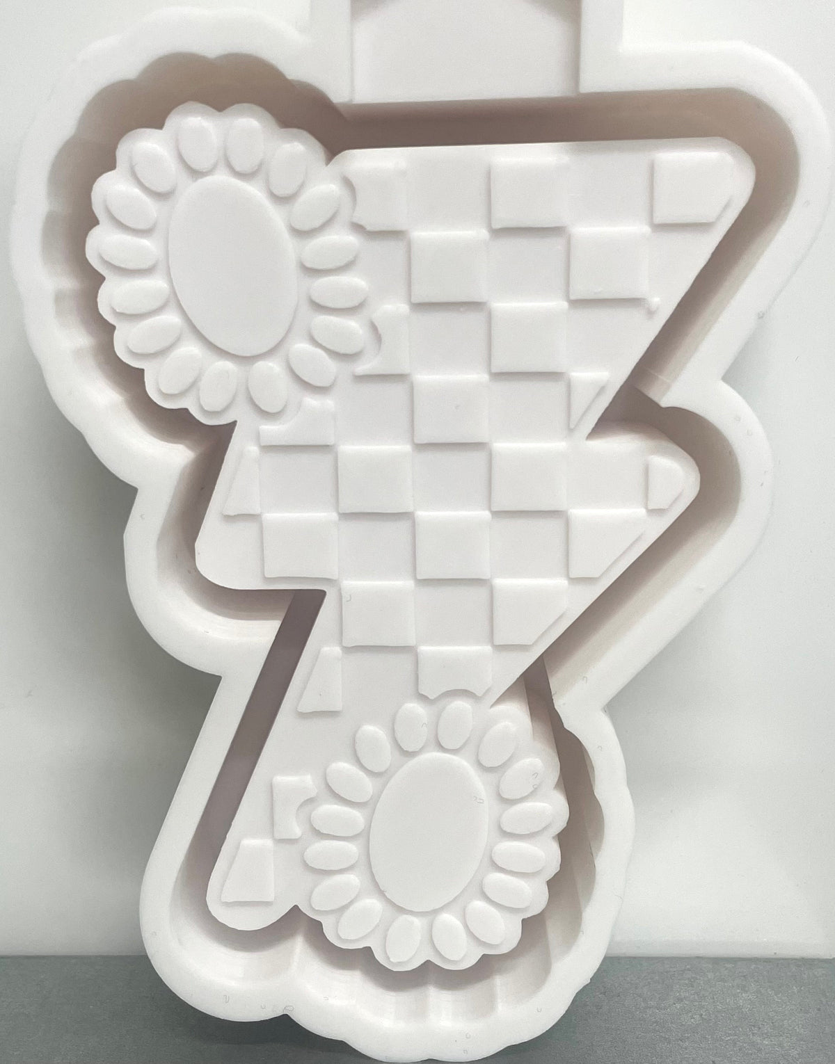 Checkered Concho Lightening Bolt Mold
