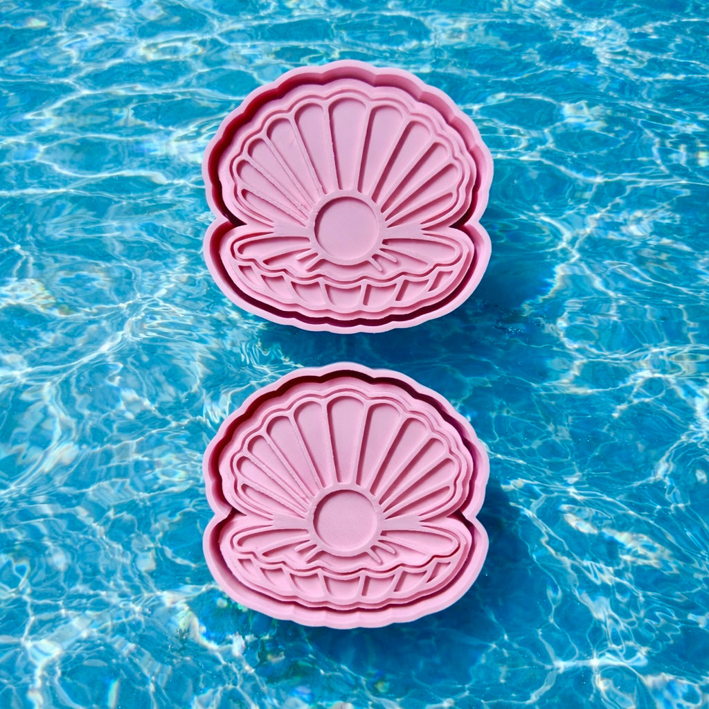 Clam shell vents