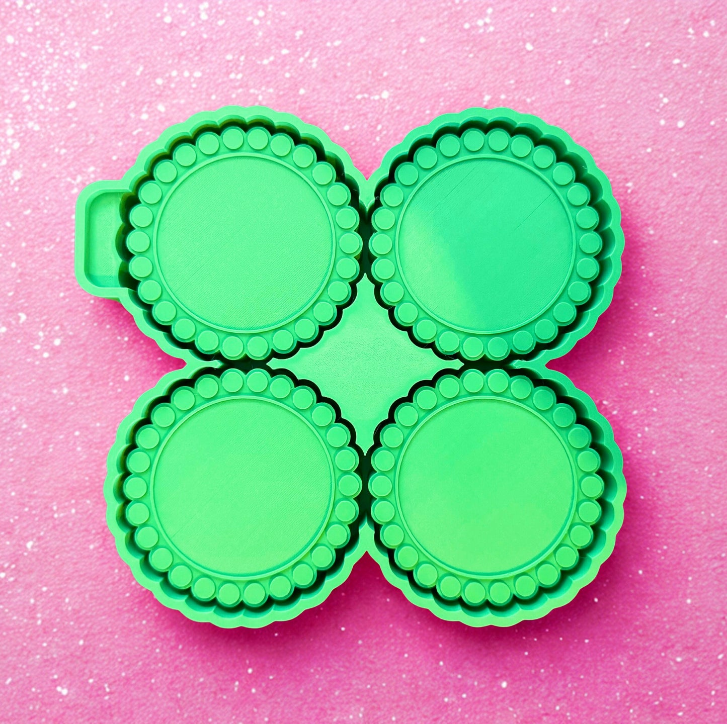 (3 inch) studded circle (4 cavities)