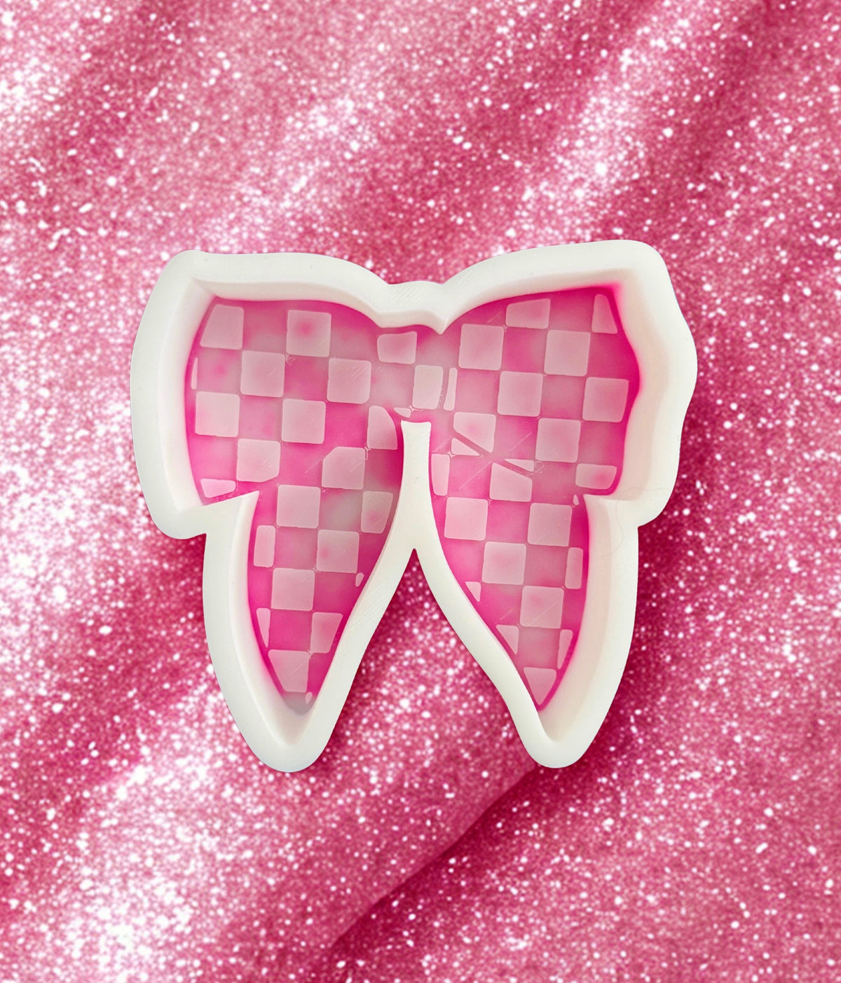 Checkered bow