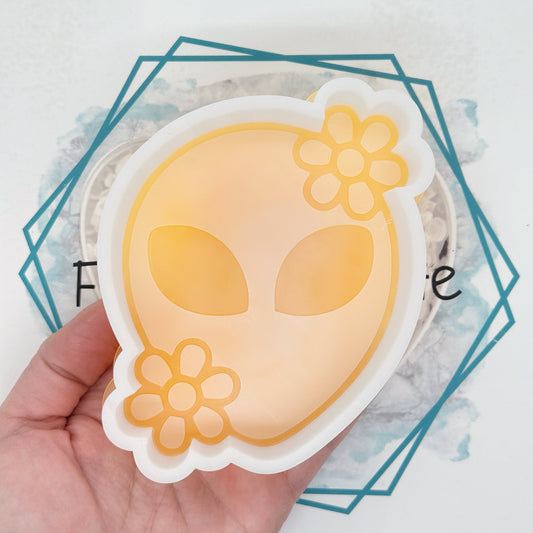 Retro Alien Freshie Mold