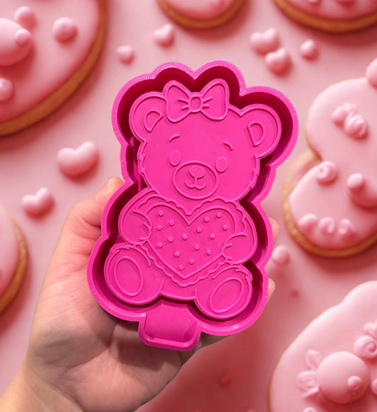 Teddy bear with heart cookie
